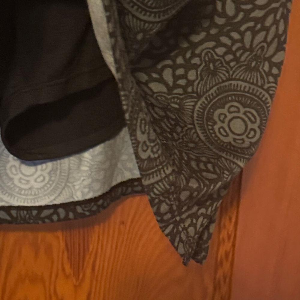 Elegant Black Patterned Skort - Picture 3 of 8